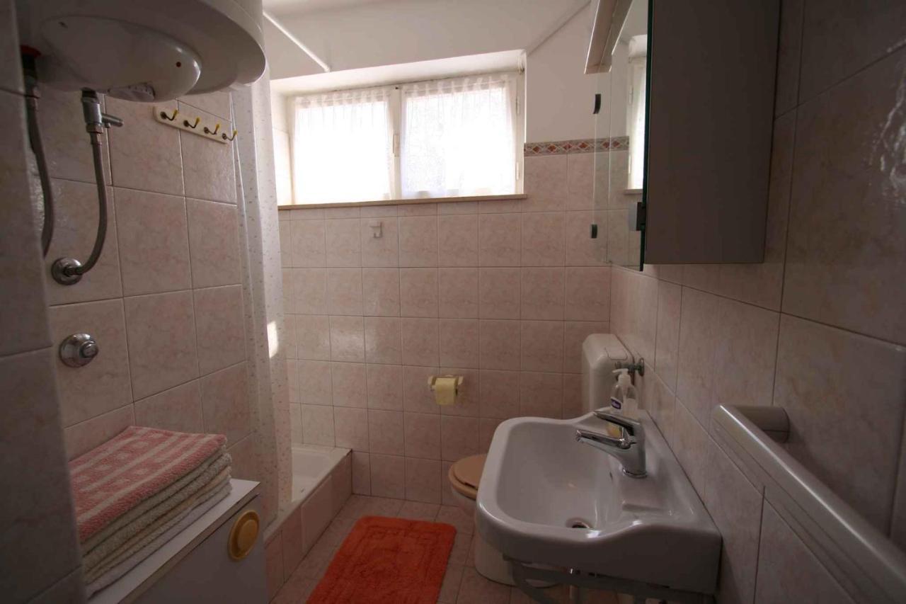 Apartment In Silo/Insel Krk 14533 Exterior photo